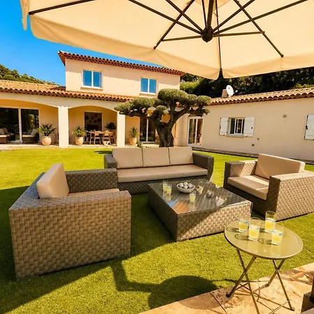 Vila Provencale Climatisee Avec Piscine, Entouree De Verdure Et Au Calme Sainte-Maxime