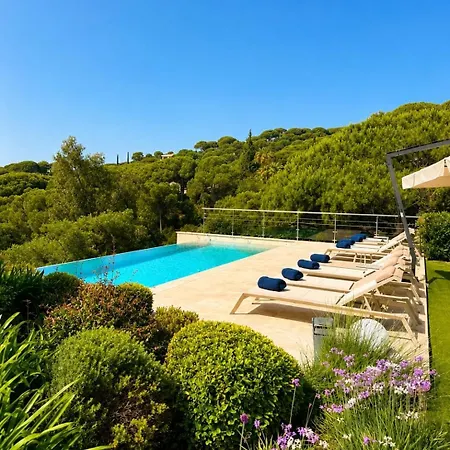Vila Provencale Climatisee Avec Piscine, Entouree De Verdure Et Au Calme Sainte-Maxime